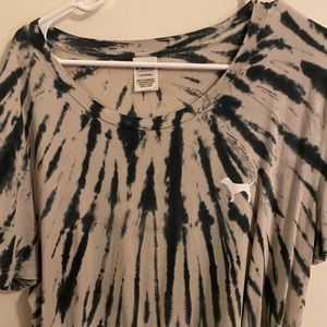 Victoria’s Secret PINK campus tee